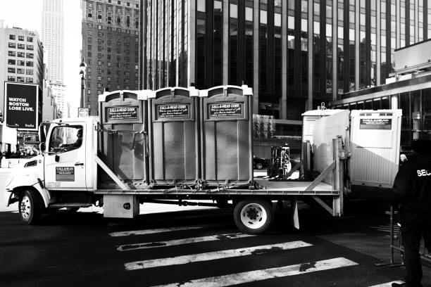 Porta potty delivery and setup in Silvis, IL